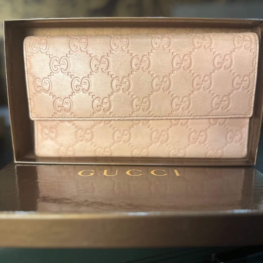 Gucci Guccisima Blush Embossed Wallet - Picture 9 of 11